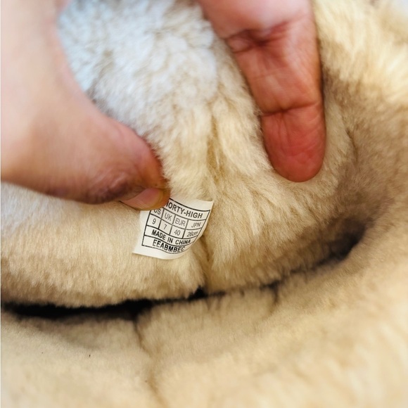 Dream Pairs Suede Women's Tan Winter Boots size 9 mint condition - Picture 10 of 11